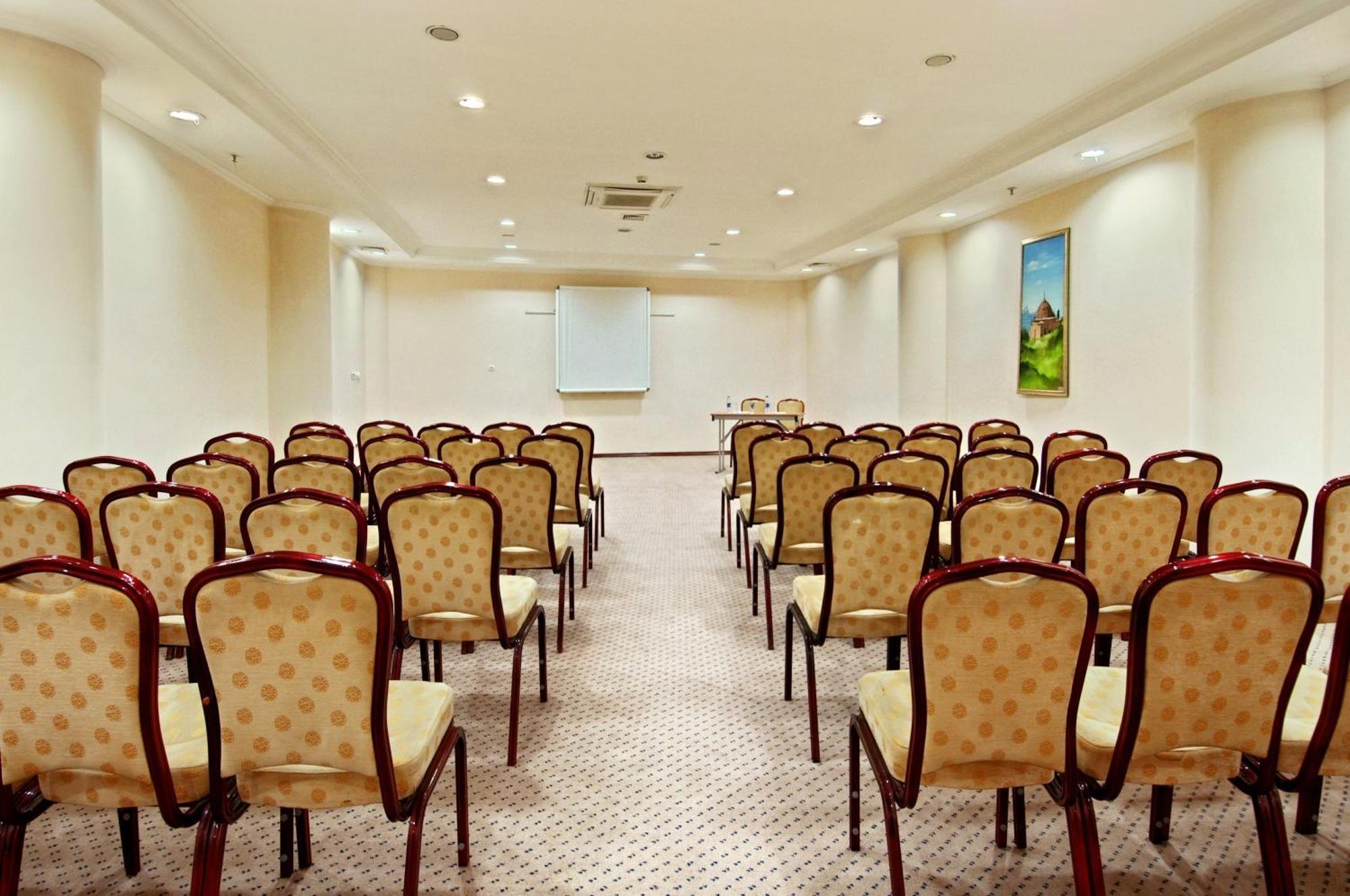 Wyndham Grand Кайсери Экстерьер фото A typical conference room